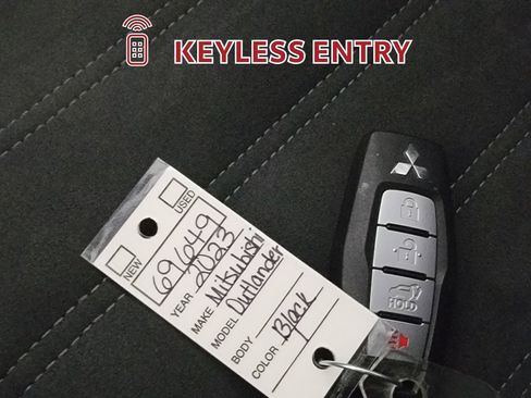 Used 2023 Mitsubishi Outlander SE image 34