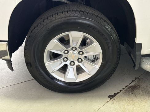Used 2025 Chevrolet Silverado 1500 W/T RWD image 13