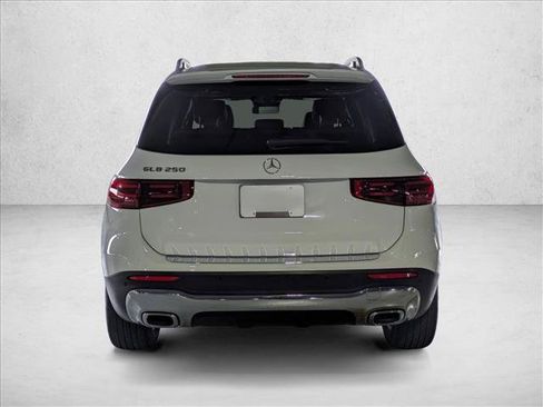 Certified 2025 Mercedes-Benz GLB 250 image 8