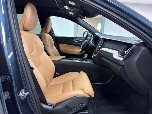 Used 2019 Volvo XC60 T5 Inscription w/ Protection Package image 10