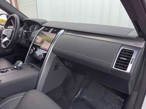 Used 2023 Land Rover Discovery S R-Dynamic image 15