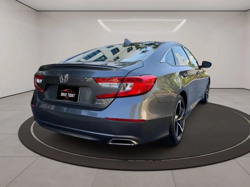 Used 2018 Honda Accord Sport image 5