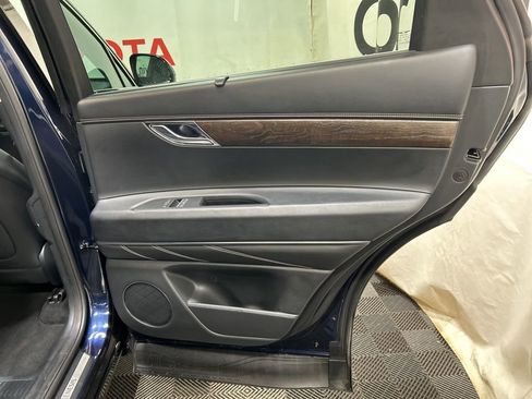 Used 2024 Genesis GV80 3.5T AWD/4WD image 12