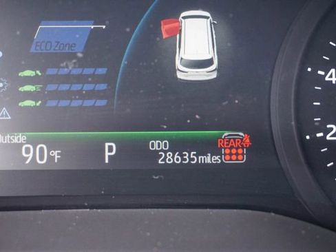 Used 2025 Toyota Sienna XLE FWD image 28