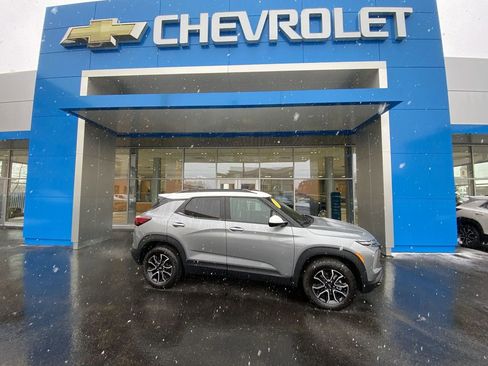 Certified 2025 Chevrolet TrailBlazer ACTIV w/ Driver Confidence Package image 1