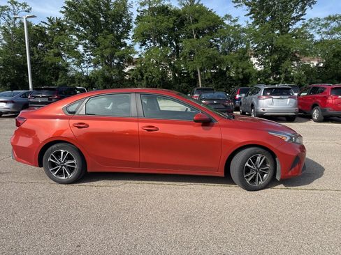 Used 2022 Kia Forte LXS FWD image 27