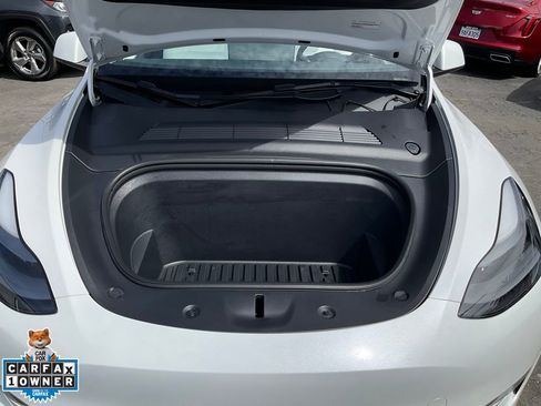 Used 2023 Tesla Model Y Performance image 11