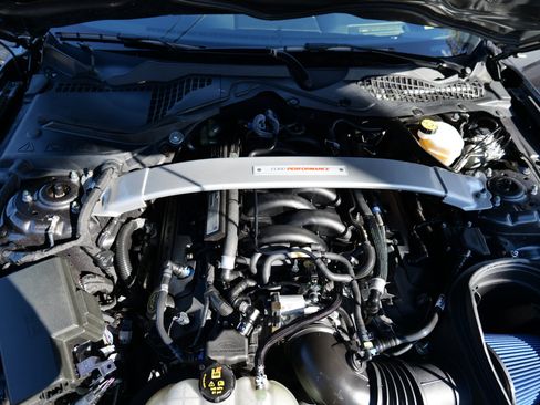 Used 2020 Ford Mustang Shelby GT350 w/ Technology Package image 52