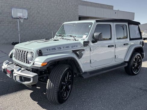 Used 2024 Jeep Wrangler Unlimited Sahara w/ Technology Group image 4