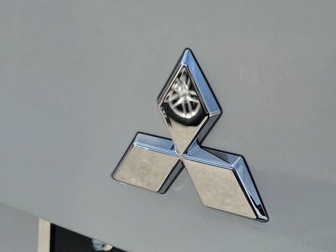 New 2026 Mitsubishi Outlander SEL image 8