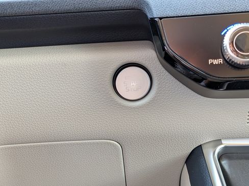 New 2026 Kia Carnival EX image 34