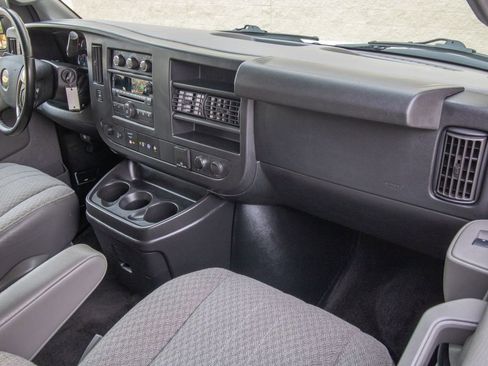 Used 2017 Chevrolet Express 3500 LT w/ LT Preferred Equipment Group image 17