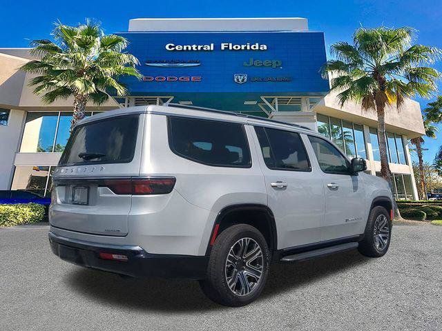 Certified 2024 Jeep Wagoneer Series II w/ Flexible Seating Group RWD image 5
