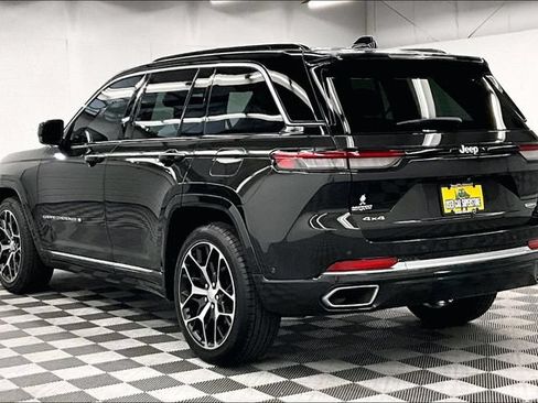 Used 2024 Jeep Grand Cherokee Summit AWD/4WD image 2