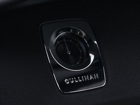 Certified 2024 Rolls-Royce Cullinan image 46