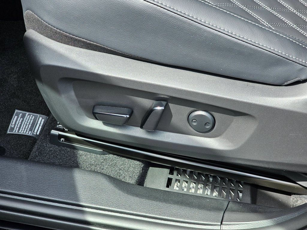 New 2026 Nissan Rogue Platinum AWD/4WD image 22