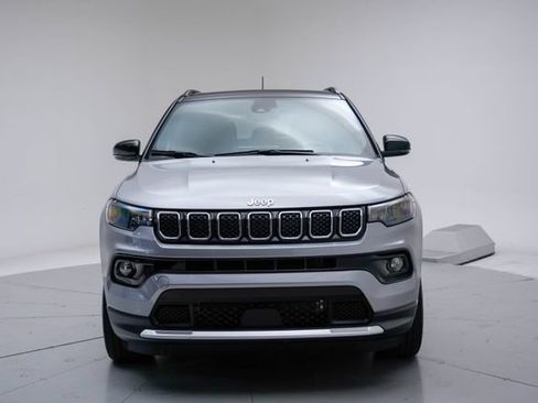 Used 2023 Jeep Compass Limited w/ Sun and Sound Group AWD/4WD image 7