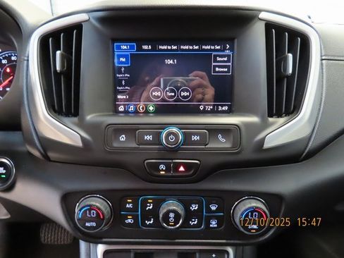 Used 2022 GMC Terrain SLE w/ Driver Convenience Package image 25