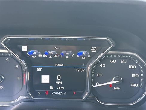 Used 2021 GMC Yukon XL SLT w/ SLT Premium Package image 30