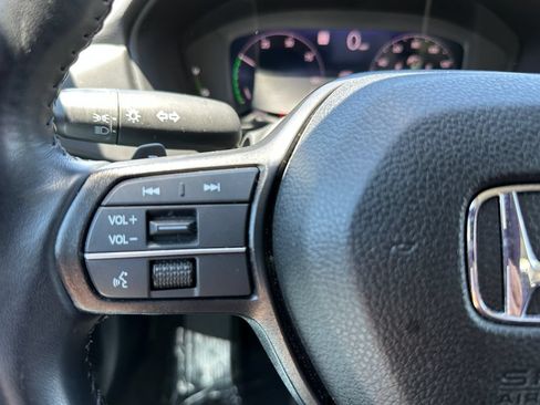 Used 2025 Honda Accord EX-L image 27