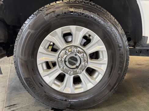 Used 2020 Ford F250 XLT image 10