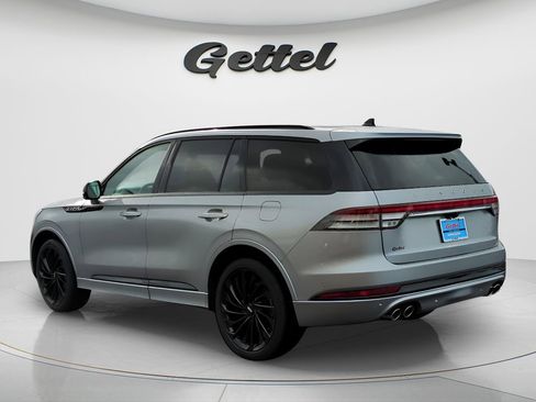 Used 2023 Lincoln Aviator Reserve w/ Equipment Group 201A image 5