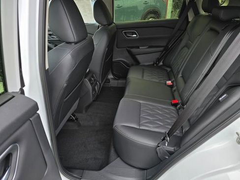 New 2026 Nissan Rogue Platinum AWD/4WD image 14