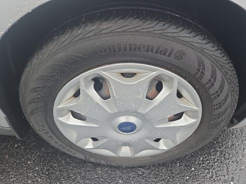 Used 2017 Ford Transit Connect XLT FWD image 10