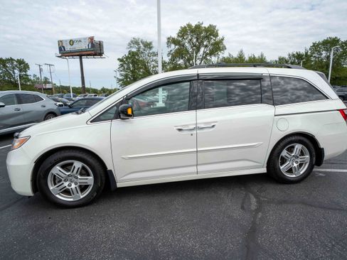 Used 2013 Honda Odyssey Touring image 3