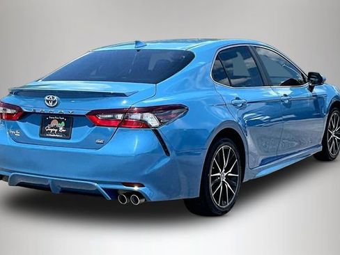 Used 2024 Toyota Camry SE w/ Convenience Package FWD image 5