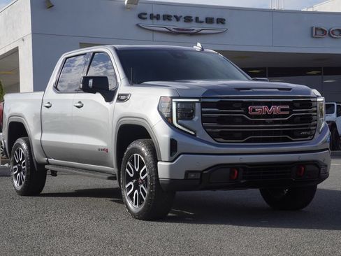 Used 2023 GMC Sierra 1500 AT4 w/ Technology Package AWD/4WD image 2