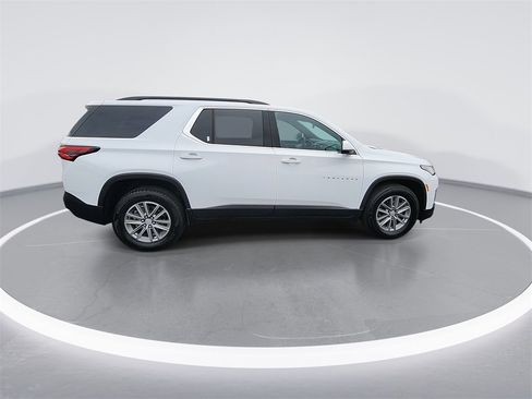 Used 2023 Chevrolet Traverse LT image 9