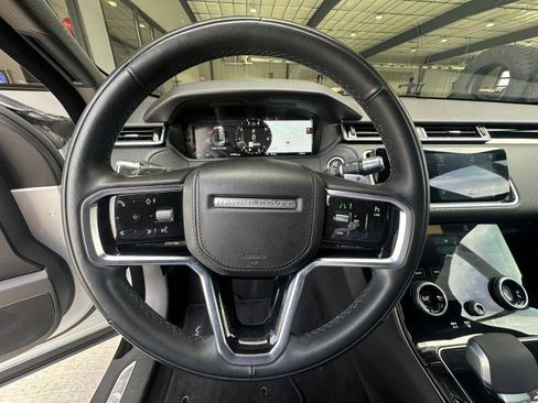 Used 2021 Land Rover Range Rover Velar R-Dynamic S image 19