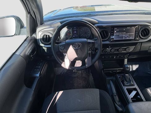 Used 2020 Toyota Tacoma TRD Off-Road w/ Technology Package AWD/4WD image 21