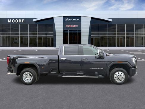New 2026 GMC Sierra 3500 Denali w/ Denali Reserve Package AWD/4WD image 4
