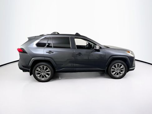 Used 2019 Toyota RAV4 XLE Premium w/ Cold Weather Package AWD/4WD image 4
