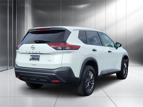 Used 2021 Nissan Rogue S image 3