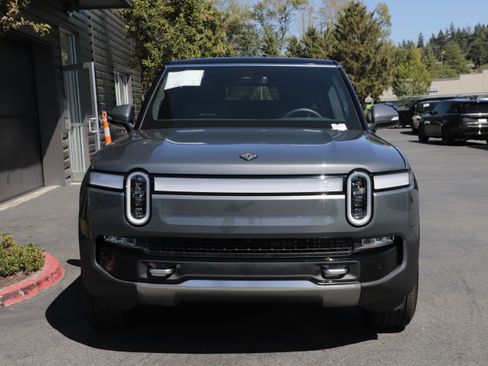 Used 2024 Rivian R1S Adventure AWD/4WD image 4