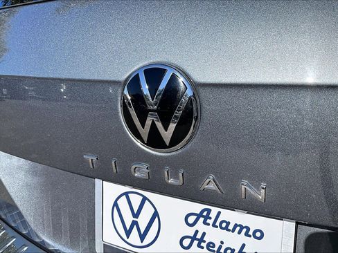 Certified 2023 Volkswagen Tiguan SE image 32