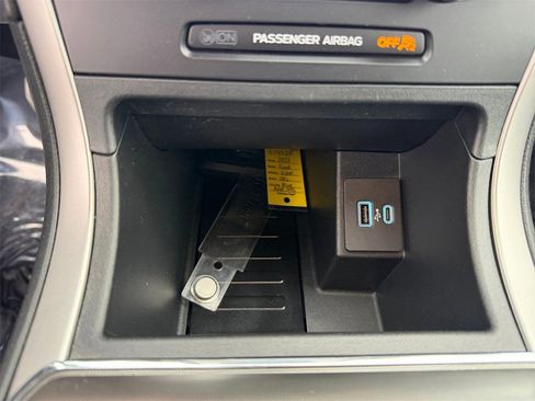 Used 2022 Ford Edge SEL w/ Convenience Package image 14