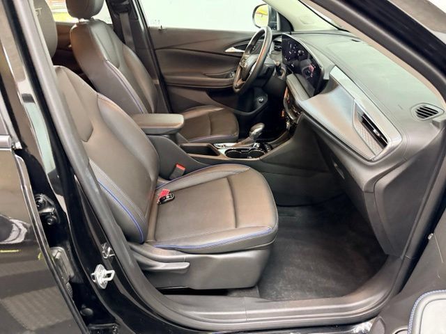 Used 2025 Buick Encore GX Sport Touring AWD/4WD image 36