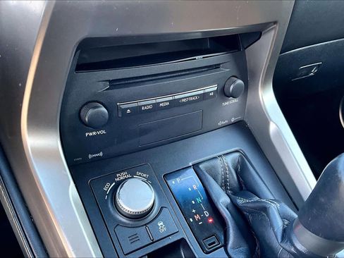 Used 2017 Lexus NX 200t FWD image 33