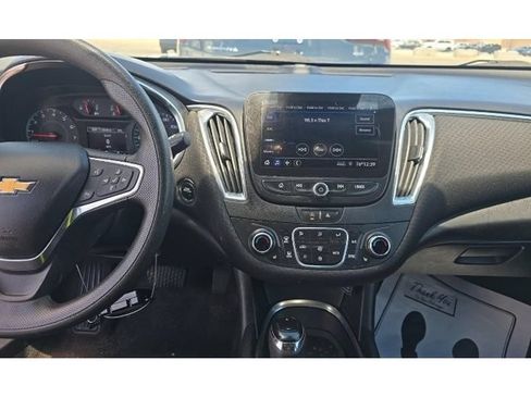 Used 2020 Chevrolet Malibu LT FWD image 7