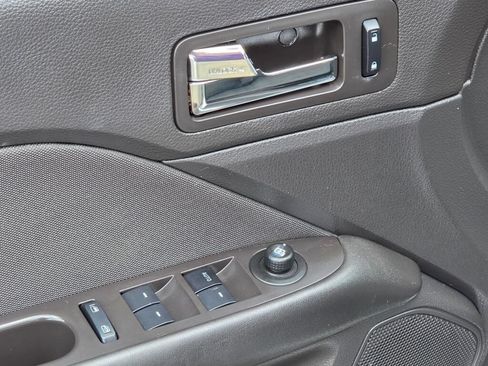 Used 2010 Ford Fusion SE FWD image 25