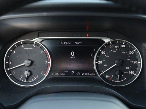 Used 2025 Nissan Rogue SV AWD/4WD image 10