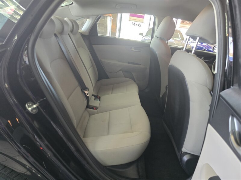 Used 2021 Kia Forte LXS FWD image 17