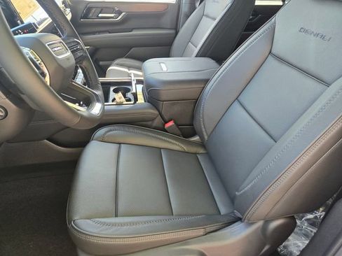 New 2026 GMC Yukon Denali AWD/4WD image 9