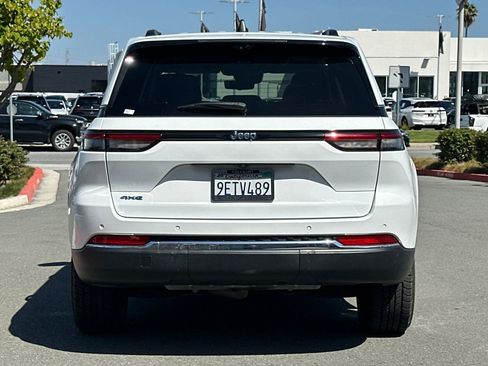 Used 2022 Jeep Grand Cherokee Limited 4xe w/ Luxury Tech Group II AWD/4WD image 5
