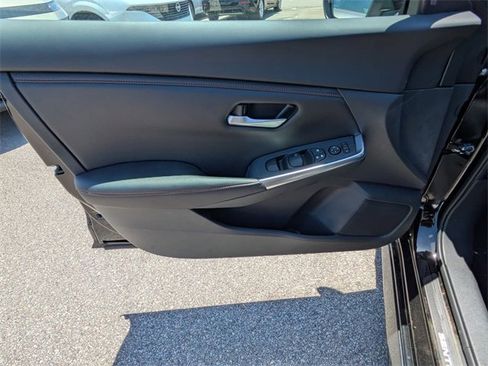 New 2025 Nissan Sentra SR w/ Midnight Edition image 11