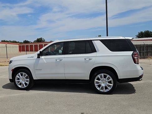 Used 2022 Chevrolet Tahoe High Country AWD/4WD image 2
